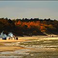 Jesienią na plaży ... uczniowie TRM ćwiczą używanie flar #Jesień #Kołobrzeg #plaża