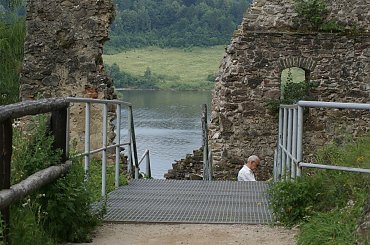 Czorsztyn%2C+zamek+w+Pieninach+nad+Dunajcem. #Czorsztyn