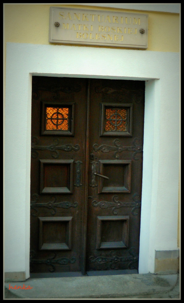 drzwi do sannktuarium z 1714r #nagrobek #pomnik #rzeżba