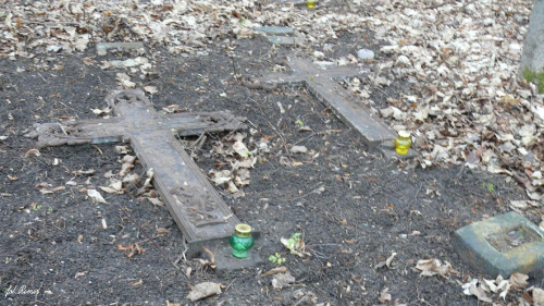 Cmentarz ewangelicki w miejscowosi Grądy, oraz mogila wojenna z Iws #Grądy