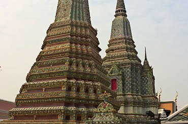 Stupy w Wat Pho - swiatyni odpoczywajacego Buddy #azja #podróże #tajlandia #buddyzm #budda #WatPho