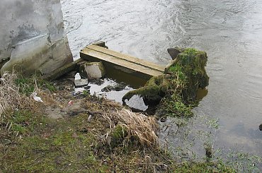 Eletrownia wodna na rzece Wieprz w Michalowie, zejście nad wodę #Michalów #ElektrowniaWodna #Wieprz