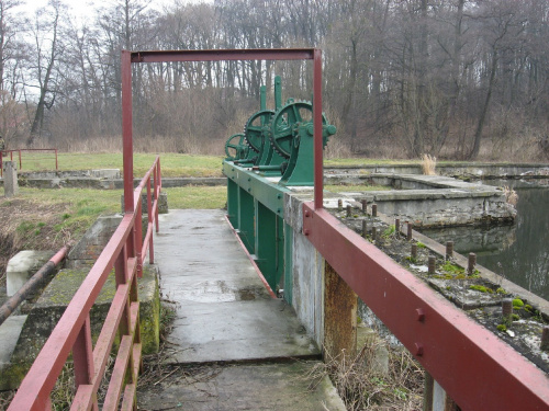 Eletrownia wodna na rzece Wieprz w Michalowie, urządzenia jazu #Michalów #ElektrowniaWodna #Wieprz
