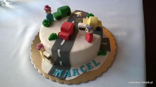 Urodziny Marcela #TortOkolicznościoey #tort #samochody #ludziki #urodziny