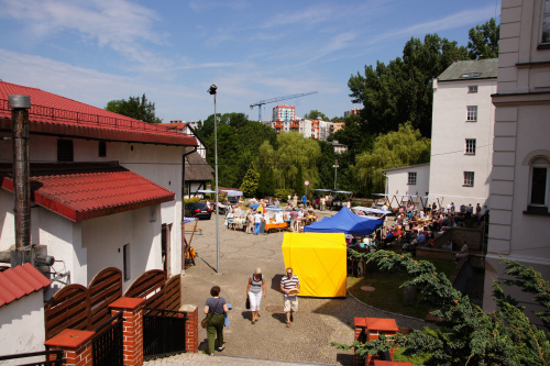 Plac przed muzeum w Koszalinie miejsce jarmarku jamneńskiego - lipiec 2014r.