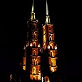 Wrocław - Wieże zachodnie Katedry w nocnej iluminacji