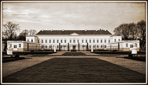 Pałac (Schloss Herrenhausen) - Wielki Ogród (Grosser Garten), jeden z Królewskich Ogrodów Herrenhausen w Hanowerze
