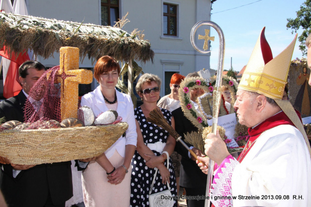 Dożynki diecezjalne i gminne w Strzelnie 2013