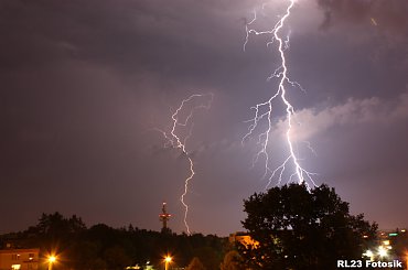 Pioruny #pioruny #błyskawice #WyładowaniaAtmosferyczne #burza