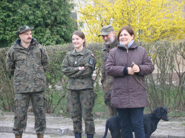 Gimnazjum na manewrach u nas zagościło
Trzydziestu "dzieciaków" fajnie się bawiło #Sobieszyn