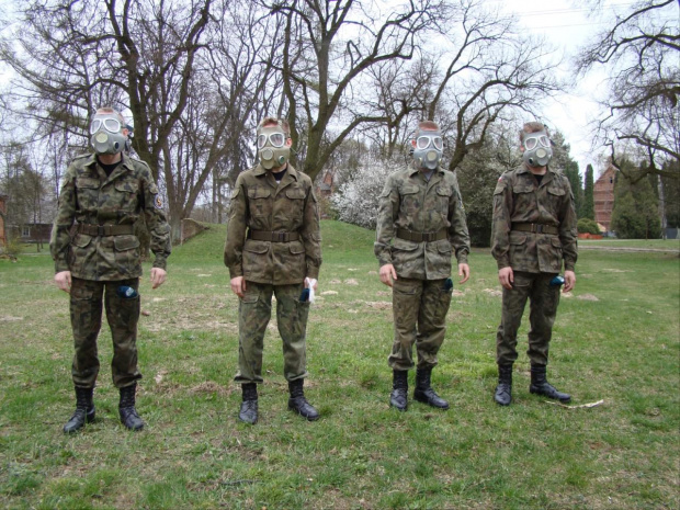 Gimnazjum na manewrach u nas zagościło
Trzydziestu "dzieciaków" fajnie się bawiło #Sobieszyn