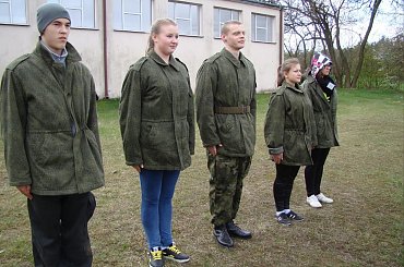 Gimnazjum na manewrach u nas zagościło
Trzydziestu "dzieciaków" fajnie się bawiło #Sobieszyn